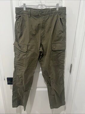 Men's Uniqlo Green Military Techwear Cargo Pants Size Medium